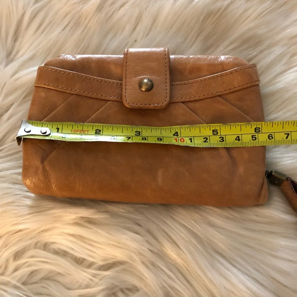 HOBO international tan